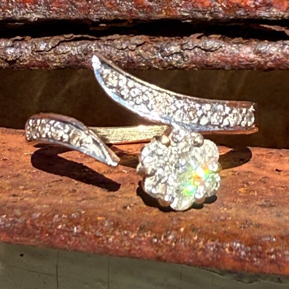Vintage Genuine Diamond Flower Ring 14k Gold Size: 8 - Picture 1 of 8